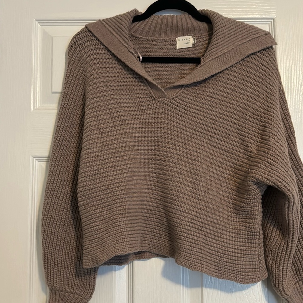 Collar sweater